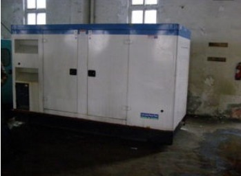 鹿寨康明斯150kw大型柴油二手发电机组